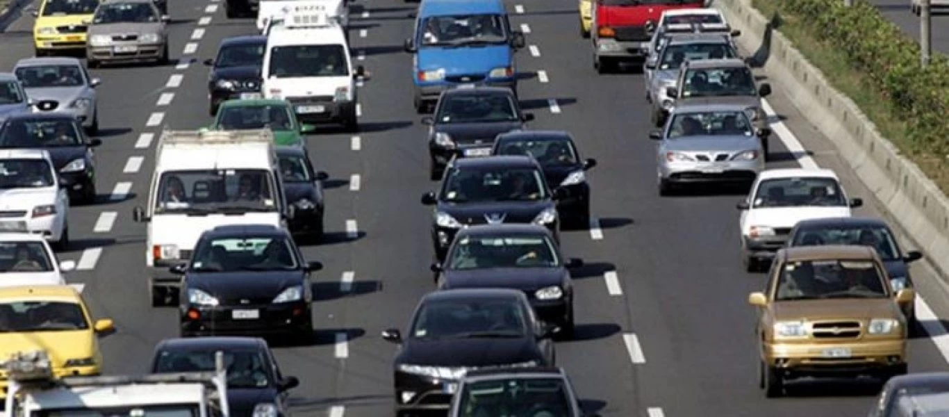 Τι ισχύει για τα παλιά αυτοκίνητα - Τι ξεκαθαρίζει το υπ. Μεταφορών για την κυκλοφορία τους